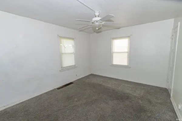 760 S Edison AVE, South Bend, IN 46619-2726