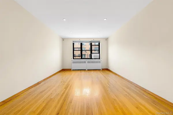 67-35 Yellowstone BLVD #4S, Forest Hills, NY 11375