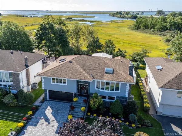 569 Links DR, Oceanside, NY 11572