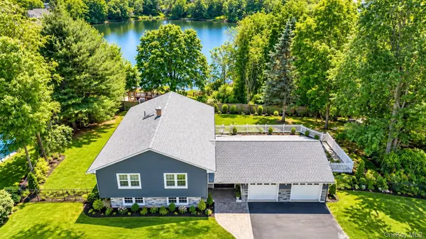 8 Clinton CT, Monroe, NY 10950