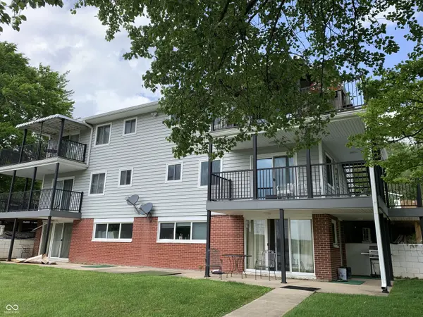 9271 E Mallard DR, Rockville, IN 47872