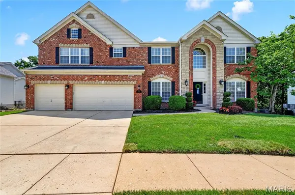 414 Gillham CT, Ballwin, MO 63021