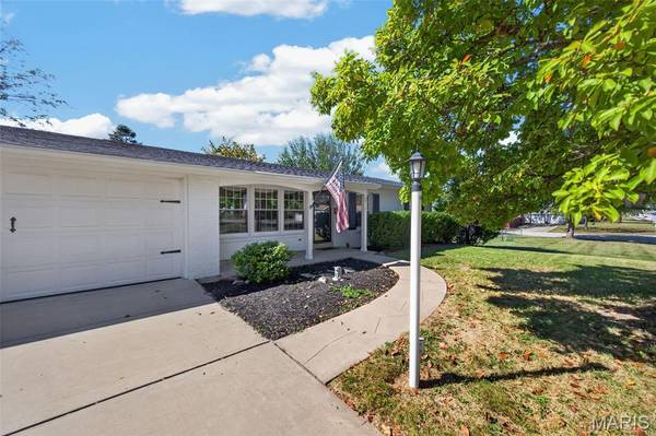 2913 Cypress DR, St Charles, MO 63301