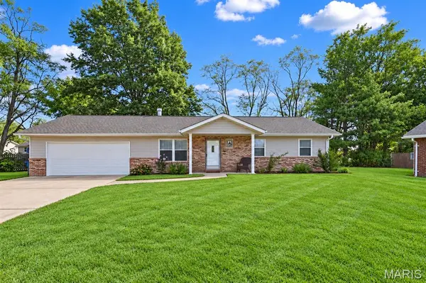 526 Bluestem CT, Troy, IL 62294