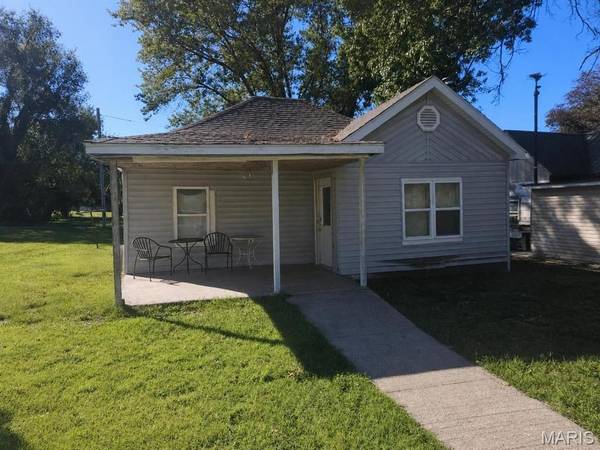 417 N Engineer Ave, Sedalia, MO 65301