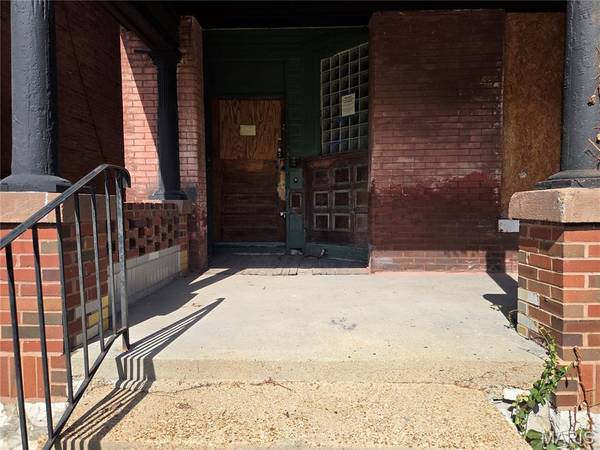 4451 Washington BLVD, St Louis, MO 63108