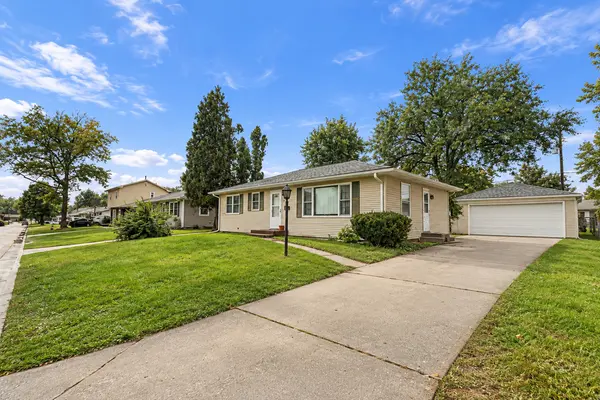 579 31ST AVE, East Moline, IL 61244
