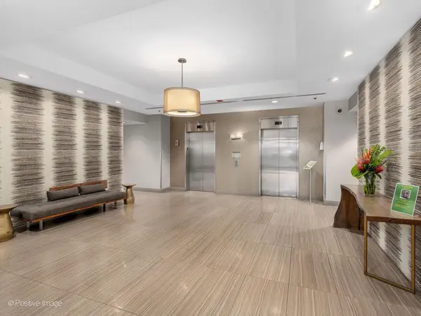 330 N Jefferson ST #402, Chicago, IL 60661