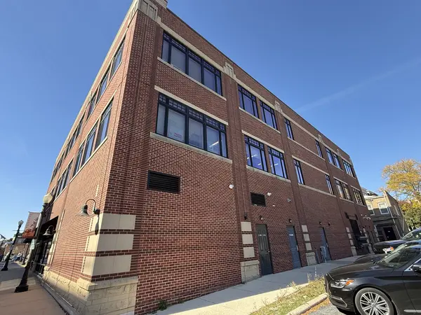 5151 Mochel DR #305, Downers Grove, IL 60515