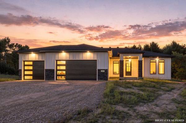 249 Saddle Ridge LN, Troy Twp, WI 54022