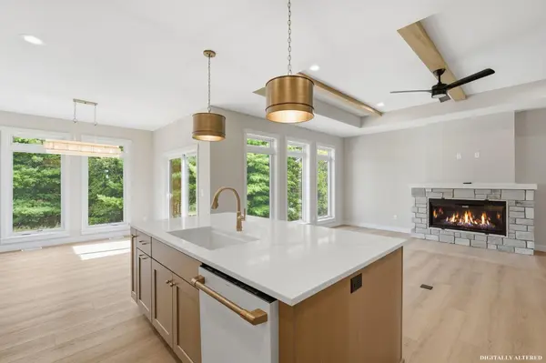 249 Saddle Ridge LN, Troy Twp, WI 54022