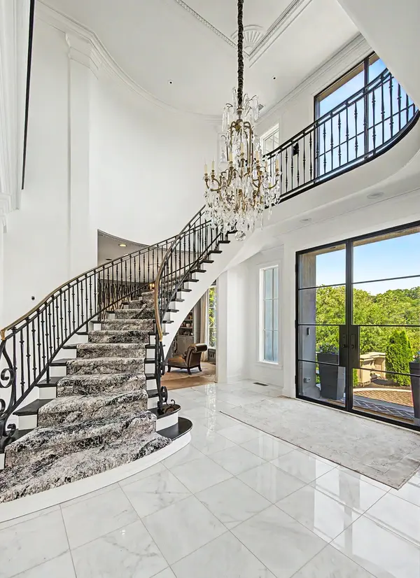 19 Inveraray, Nashville, TN 37215