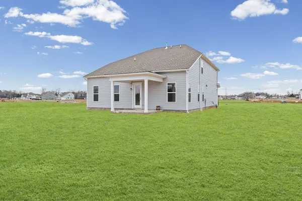 1436 Charles Dr, Chapel Hill, TN 37034