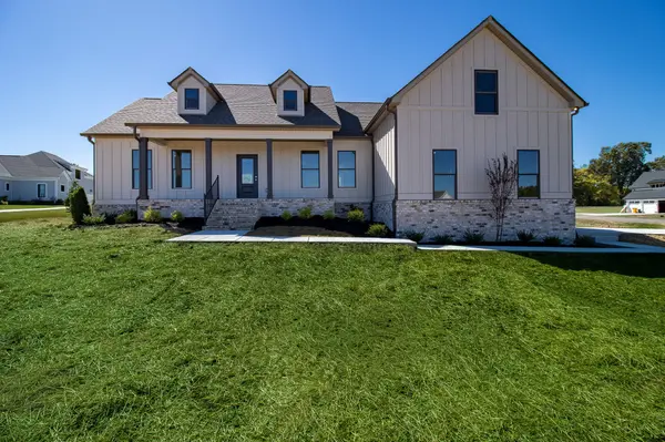 1049 Kateland Dr, Greenbrier, TN 37073