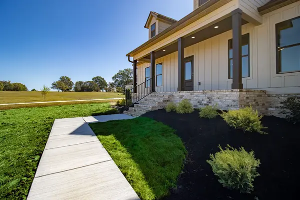 1049 Kateland Dr, Greenbrier, TN 37073