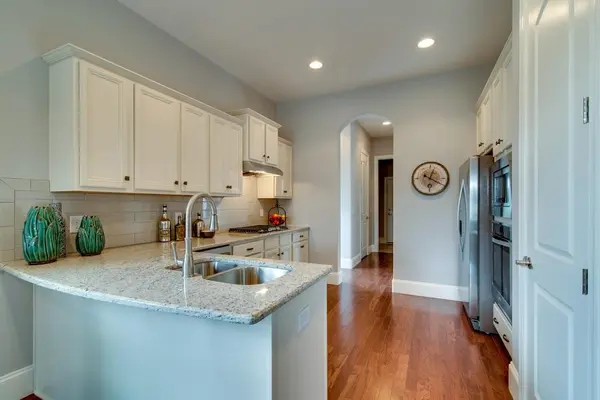 100 Lula Ln, Kingston Springs, TN 37082