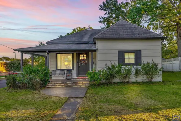 3301 SW 7th St, Topeka, KS 66606
