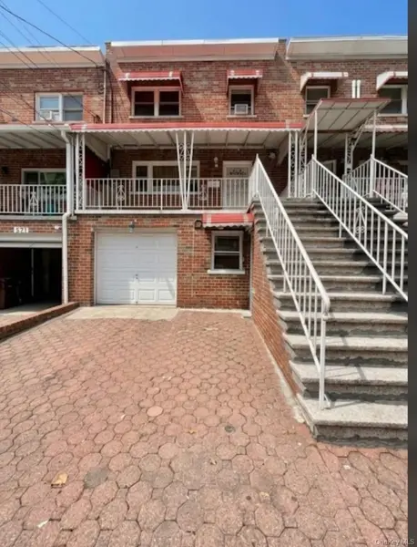 873 E 216th ST, Bronx, NY 10467