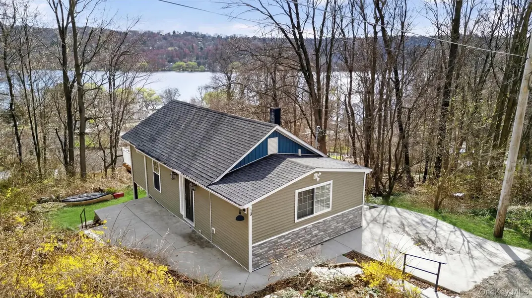 13 Ripley RD, Patterson, NY 12563