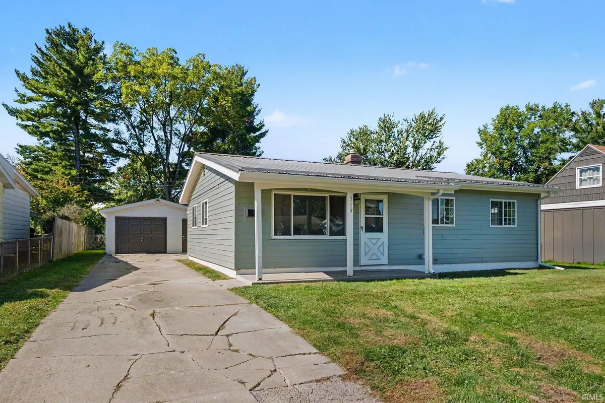 4119 York RD, South Bend, IN 46614-2720