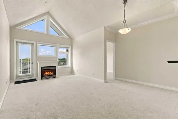 11170 30 ST SW #302, Calgary, AB T2W 6J2