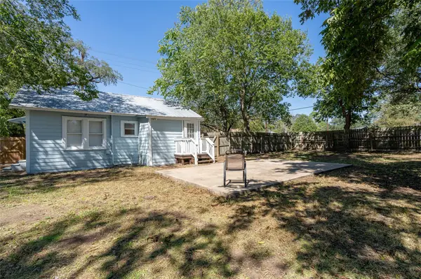 603 S Laurel Ave, Luling, TX 78648