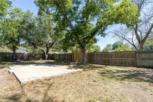 603 S Laurel Ave, Luling, TX 78648