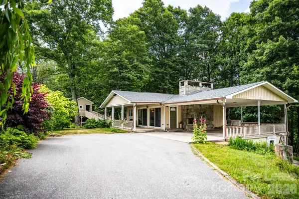 1967 Mckinney Mine RD, Spruce Pine, NC 28777