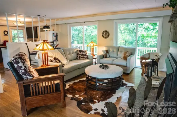 1967 Mckinney Mine RD, Spruce Pine, NC 28777