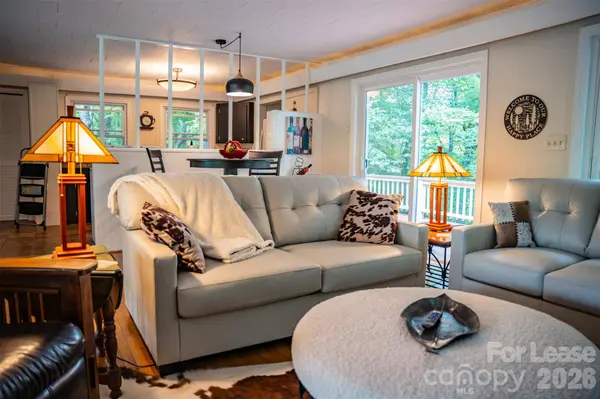 1967 Mckinney Mine RD, Spruce Pine, NC 28777