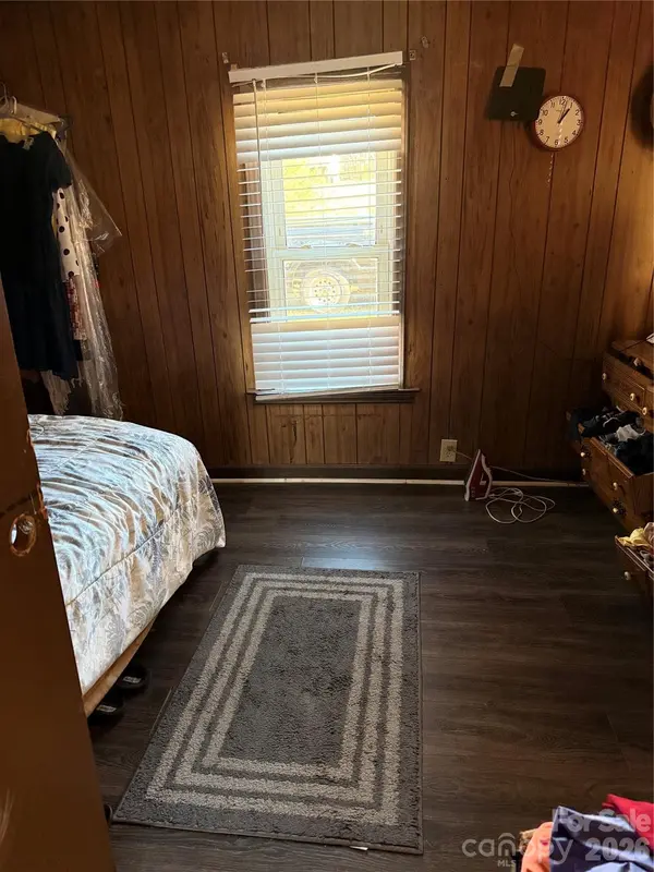 1418 Huggins ST, Statesville, NC 28677