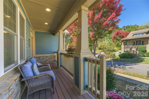 3 Bungalow WAY, Asheville, NC 28804