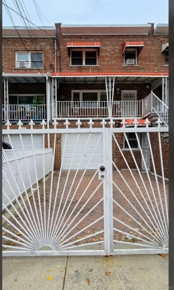 873 E 216th ST, Bronx, NY 10467