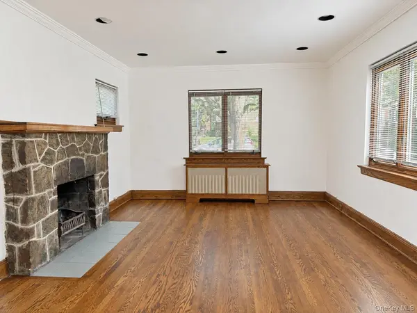 72 Primrose AVE, Floral Park, NY 11001