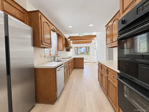 72 Primrose AVE, Floral Park, NY 11001