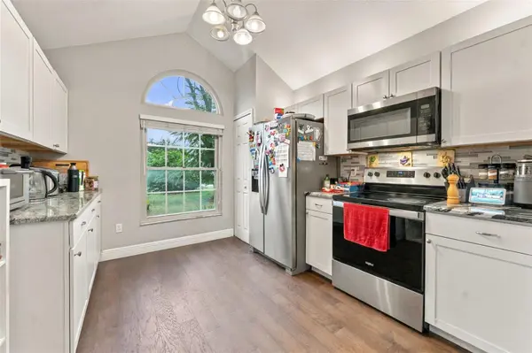 1621 SPINNING WHEEL DR, Lutz, FL 33559