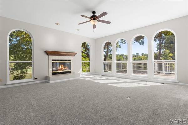 16 Regatta Bay CT, Lake St Louis, MO 63367