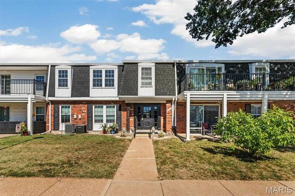 853 Dumont PL #E, St Louis, MO 63125