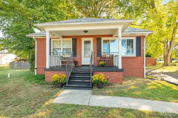 207 Olive, Brighton, IL 62012