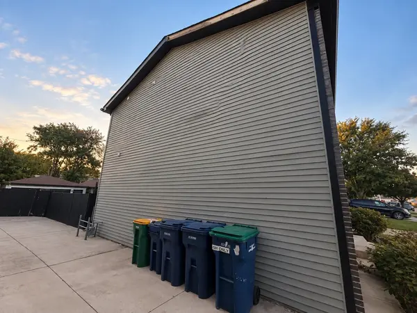8736 S Richmond AVE, Evergreen Park, IL 60805