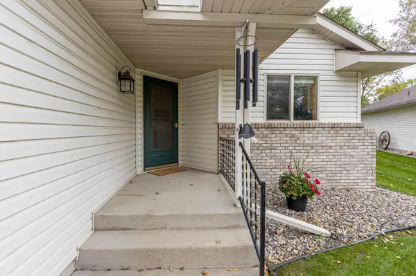 1210 7th AVE E, Alexandria, MN 56308