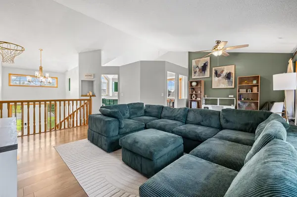 2044 Pheasant Run ST, Shakopee, MN 55379