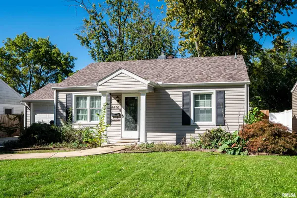 3601 N TWELVE OAKS DR, Peoria, IL 61604