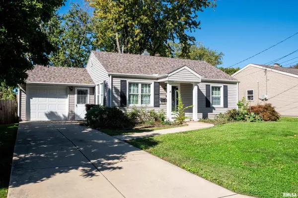 3601 N TWELVE OAKS DR, Peoria, IL 61604