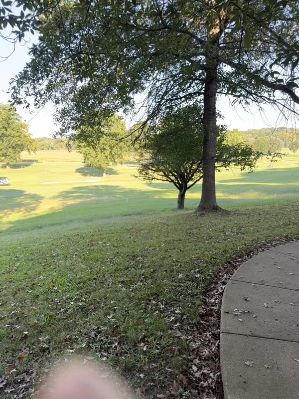 354 Fairway Dr, Clarksville, TN 37043