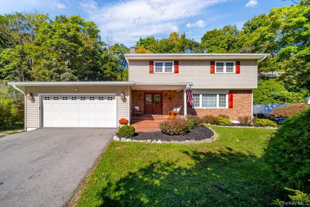 75 Alda DR, Poughkeepsie, NY 12603