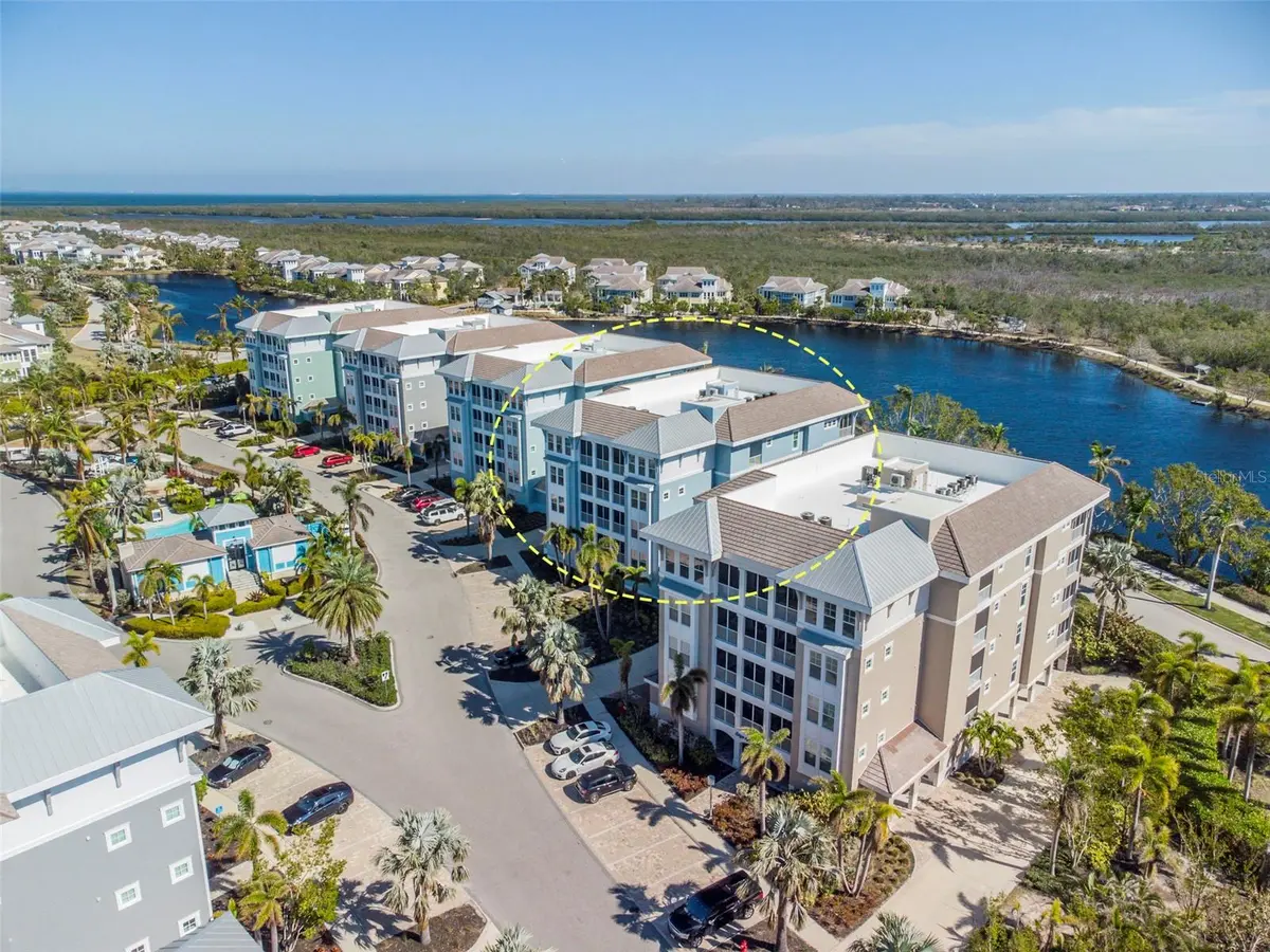 391 ARUBA CIR #203, Bradenton, FL 34209