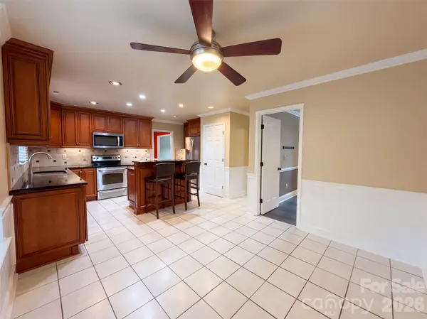 201 Wainsley PL, Matthews, NC 28105