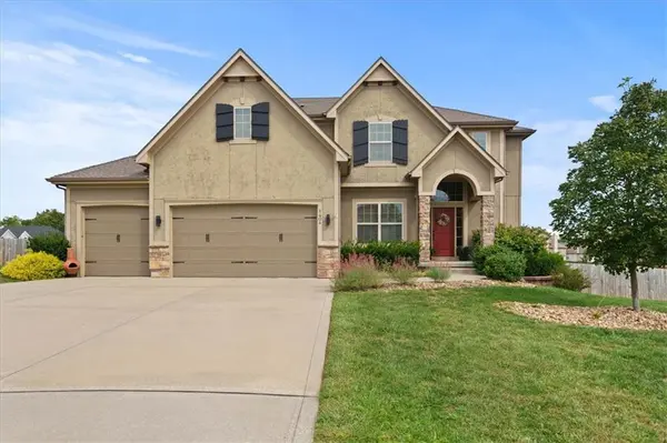1404 SW 41st CIR, Lee's Summit, MO 64082