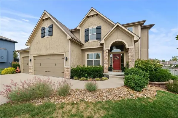 1404 SW 41st CIR, Lee's Summit, MO 64082